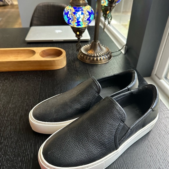 Ugg Jass Women's Leather Sneakers Platform Slip On Black Size 9, Never worn - Picture 2 of 6